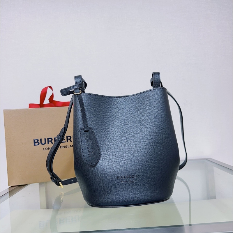 B**rry bucket bags